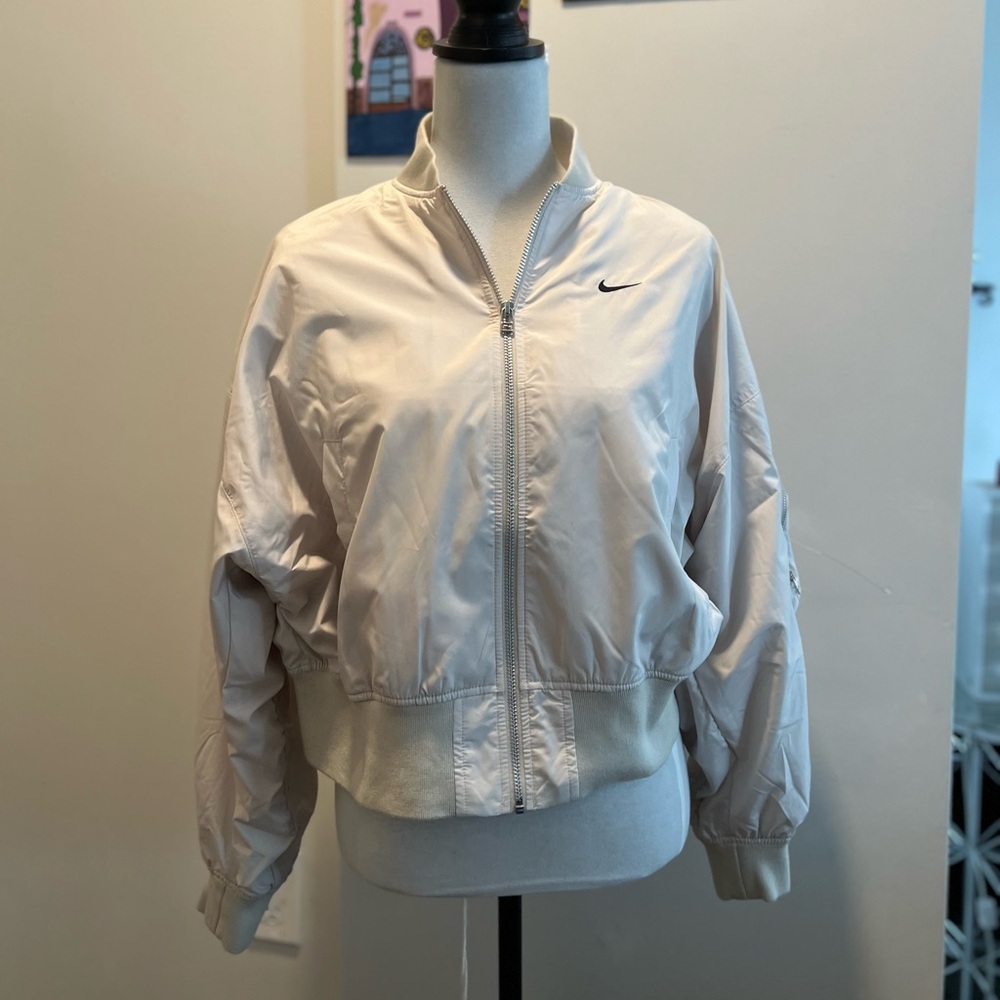Sportswear Essential Oversized Bomber Jacket - Picture 4 of 8